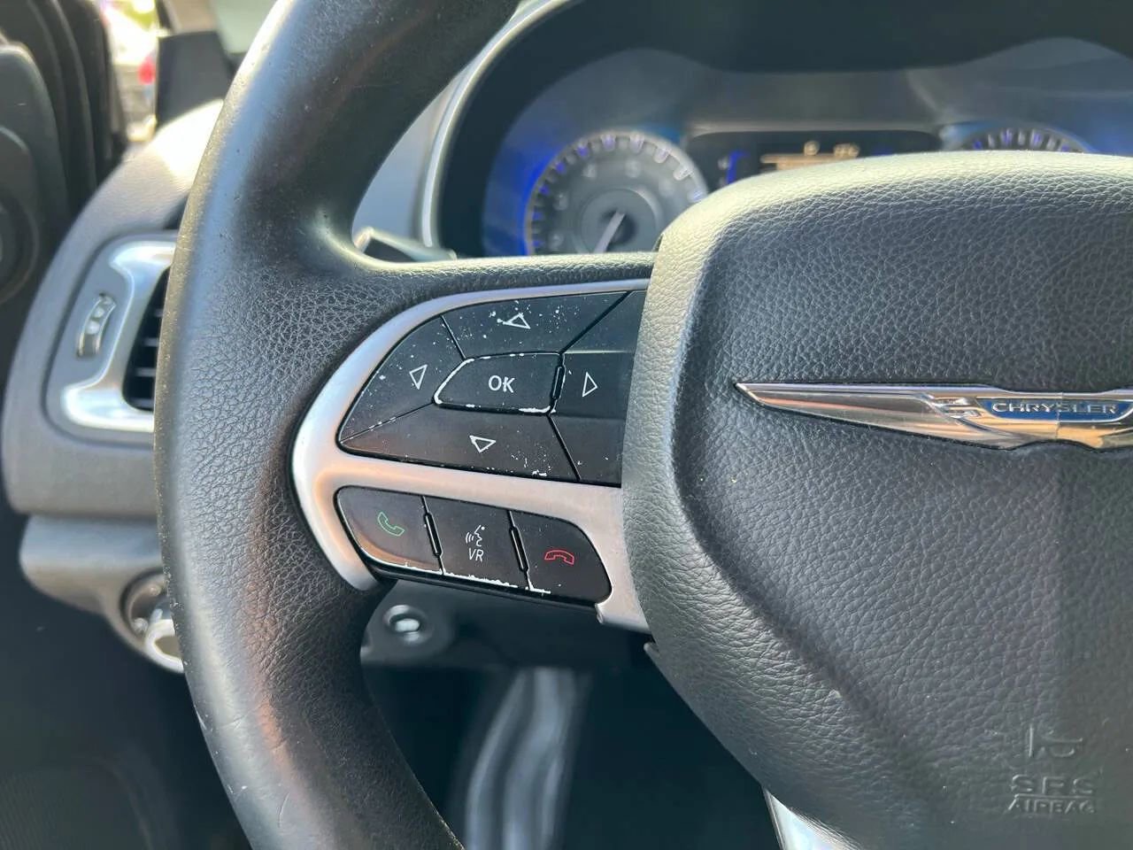 Used 2015 Chrysler 200 Limited image 20