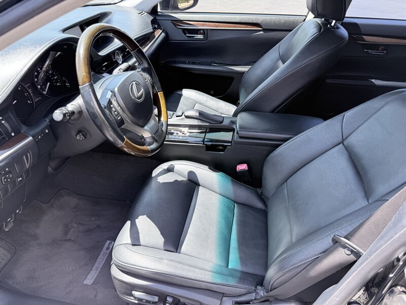 Used 2013 Lexus ES 350 w/ Premium Pkg FWD image 18