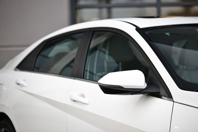 Certified 2025 Hyundai Elantra Limited image 3