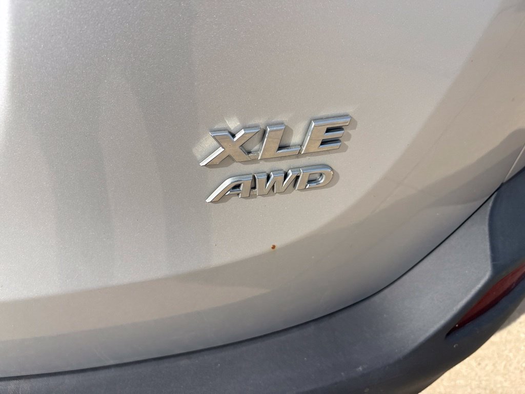 Used 2014 Toyota RAV4 XLE AWD/4WD image 22