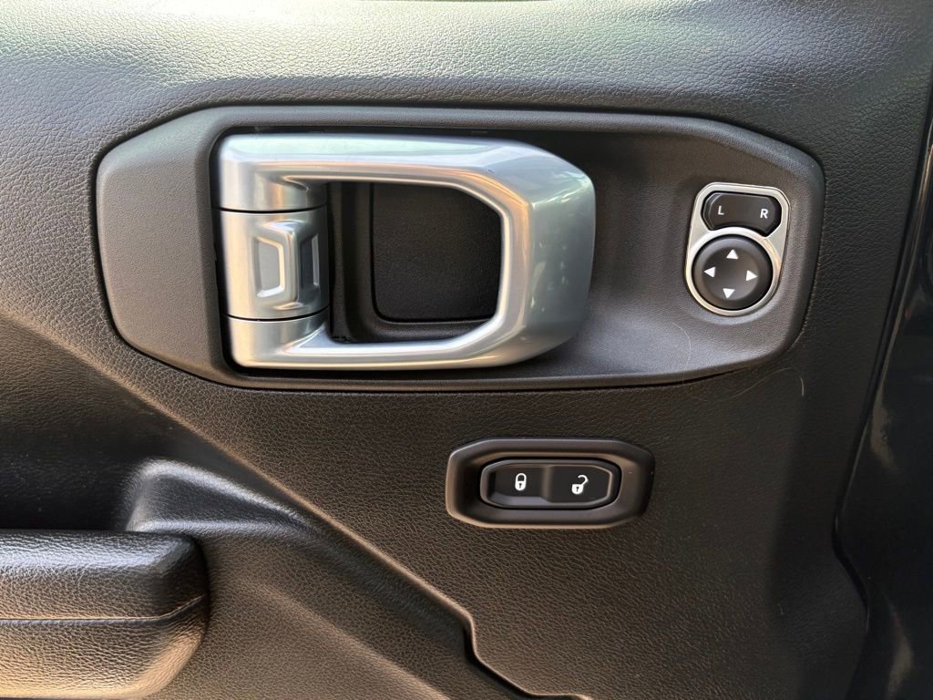Used 2022 Jeep Gladiator Sport image 17
