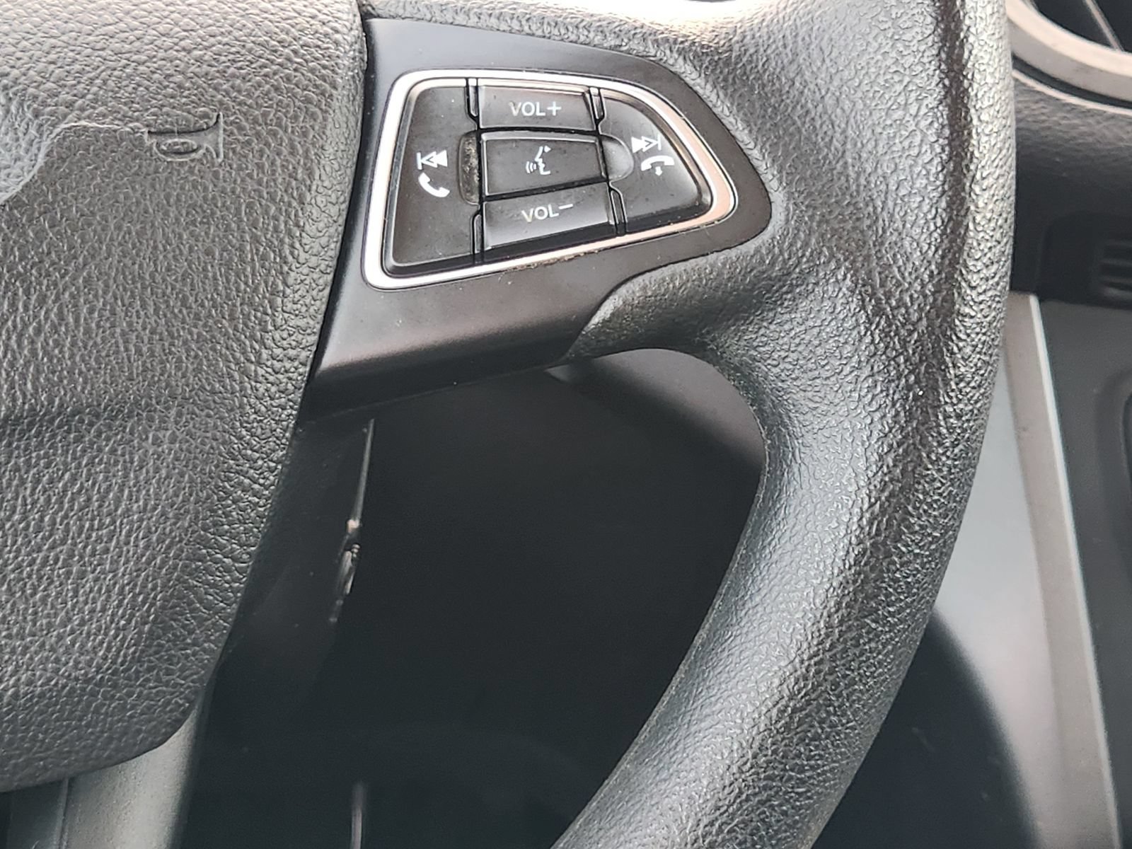 Used 2019 Ford Escape SE FWD image 30