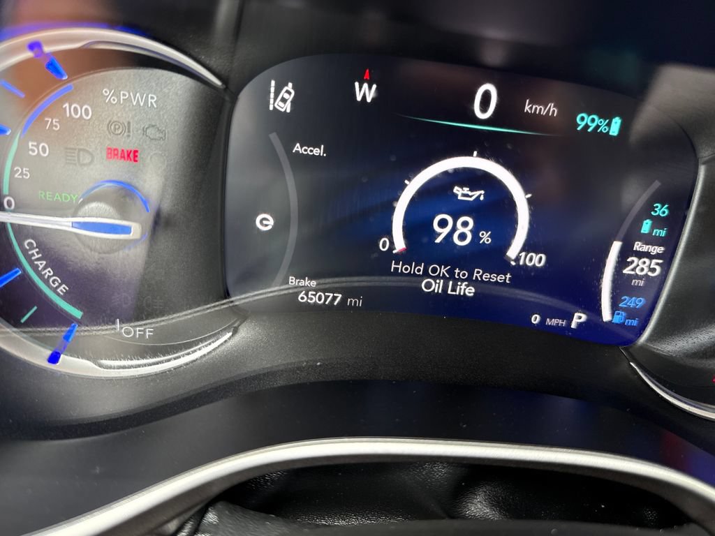 Used 2024 Chrysler Pacifica Limited FWD image 16