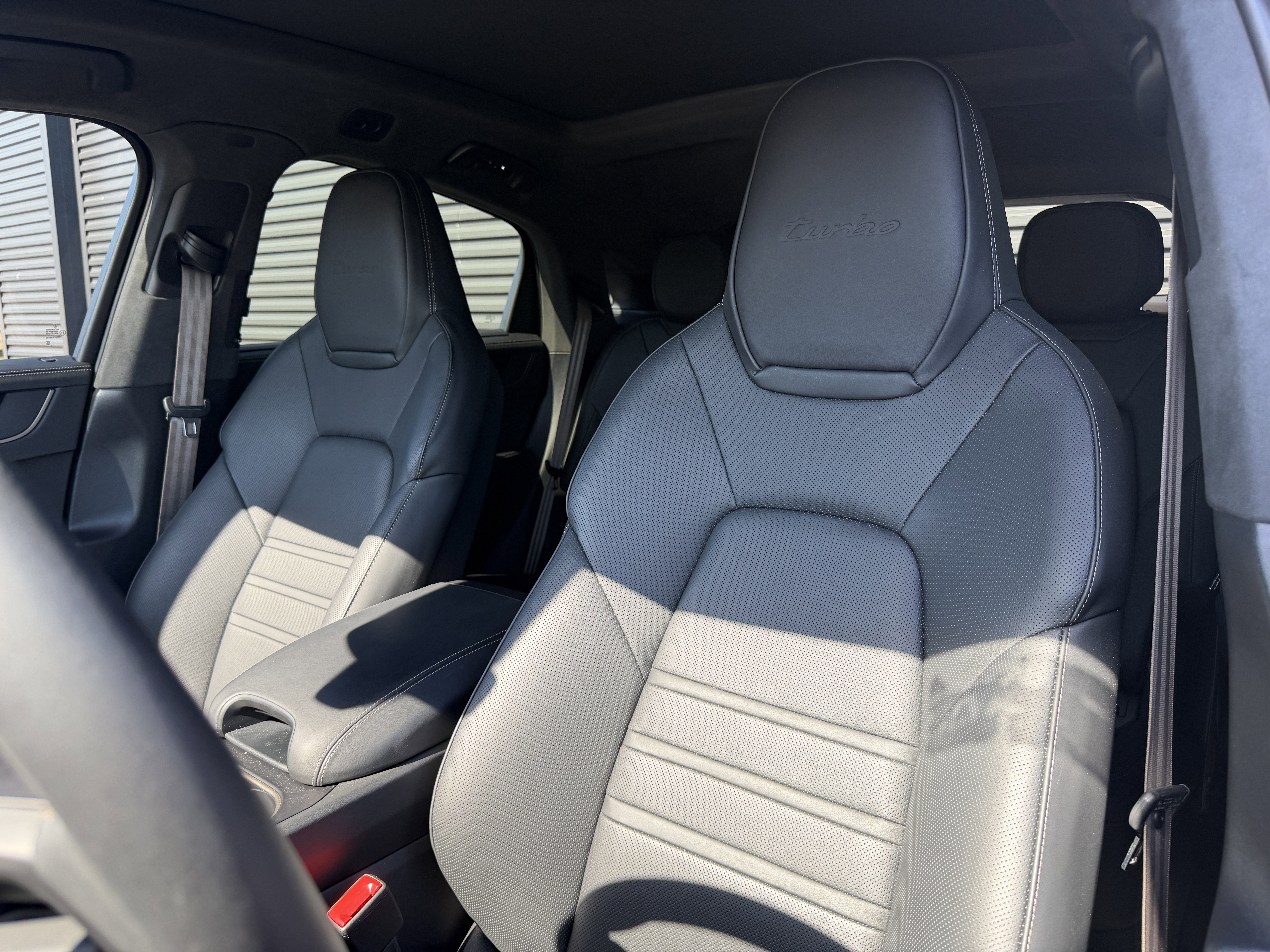 Used 2025 Porsche Cayenne Turbo image 16