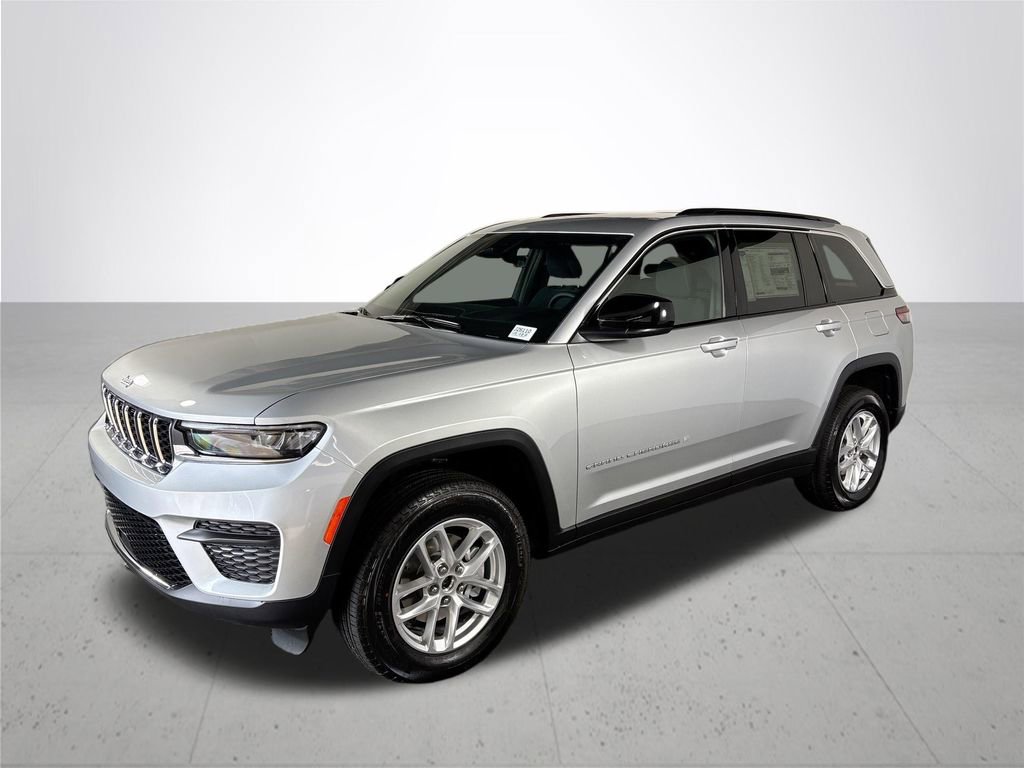 New 2026 Jeep Grand Cherokee Laredo AWD/4WD image 2