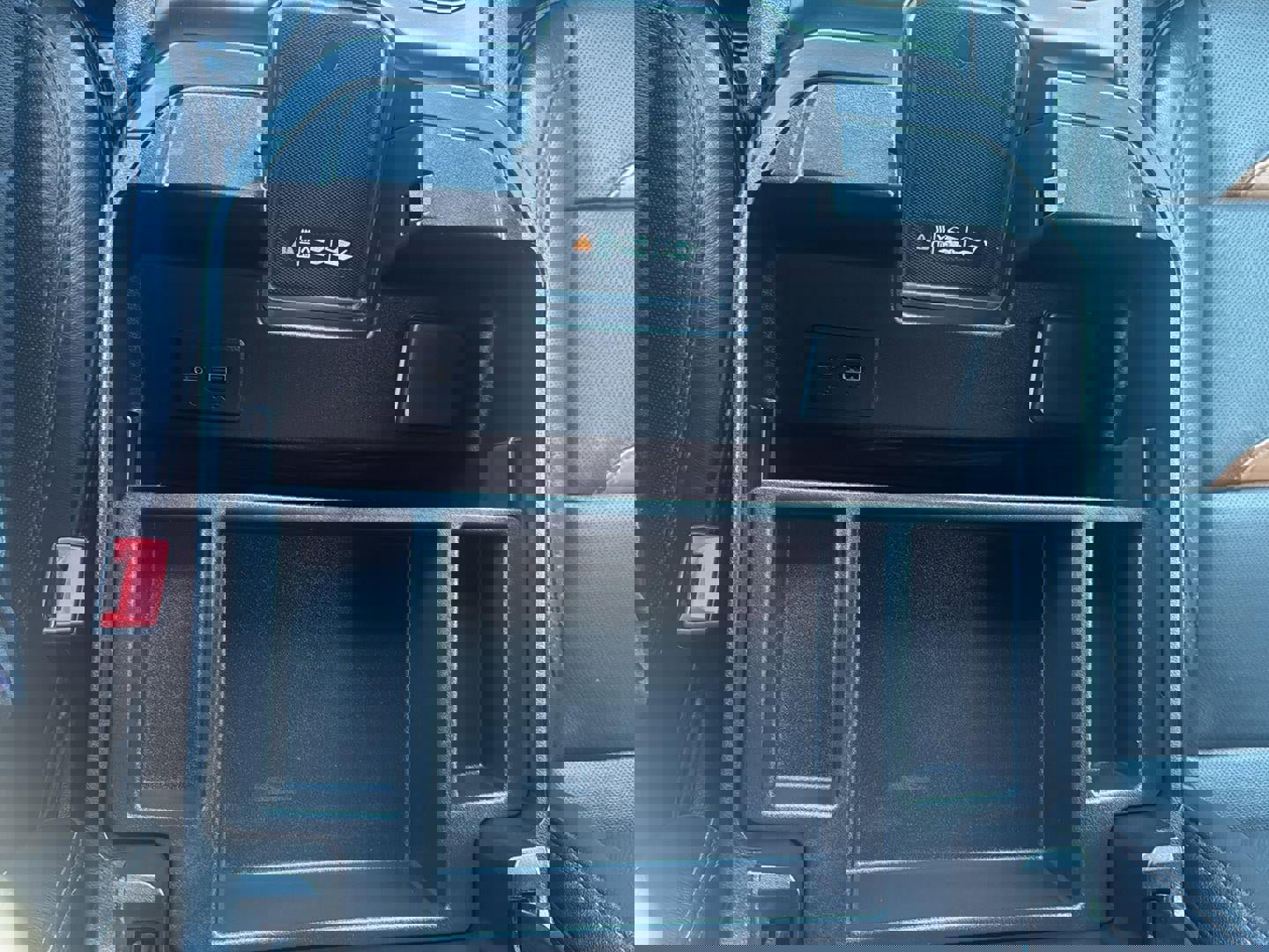 Used 2025 GMC Sierra 2500 AT4 image 27