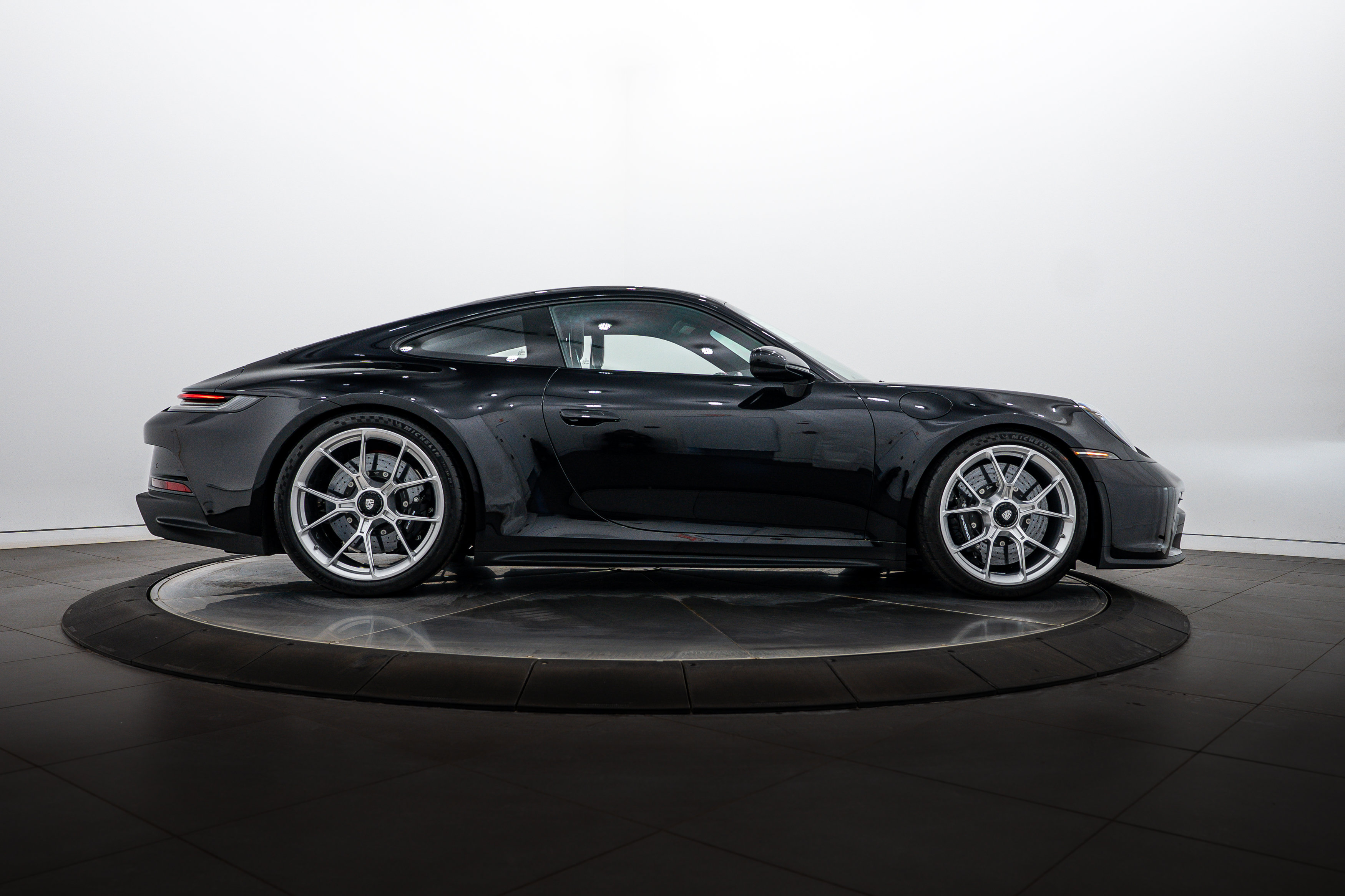 Certified 2023 Porsche 911 GT3 RWD image 8