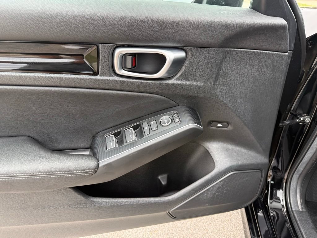 Used 2025 Honda Civic Sport Touring image 7