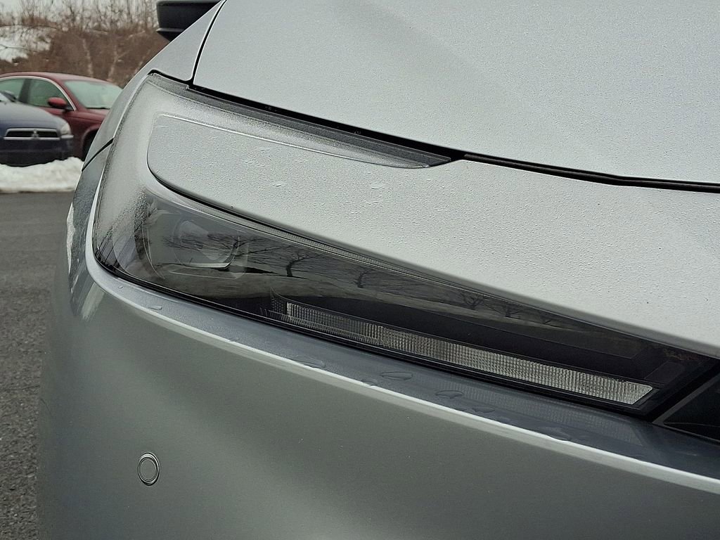 Used 2023 Toyota Prius LE image 12