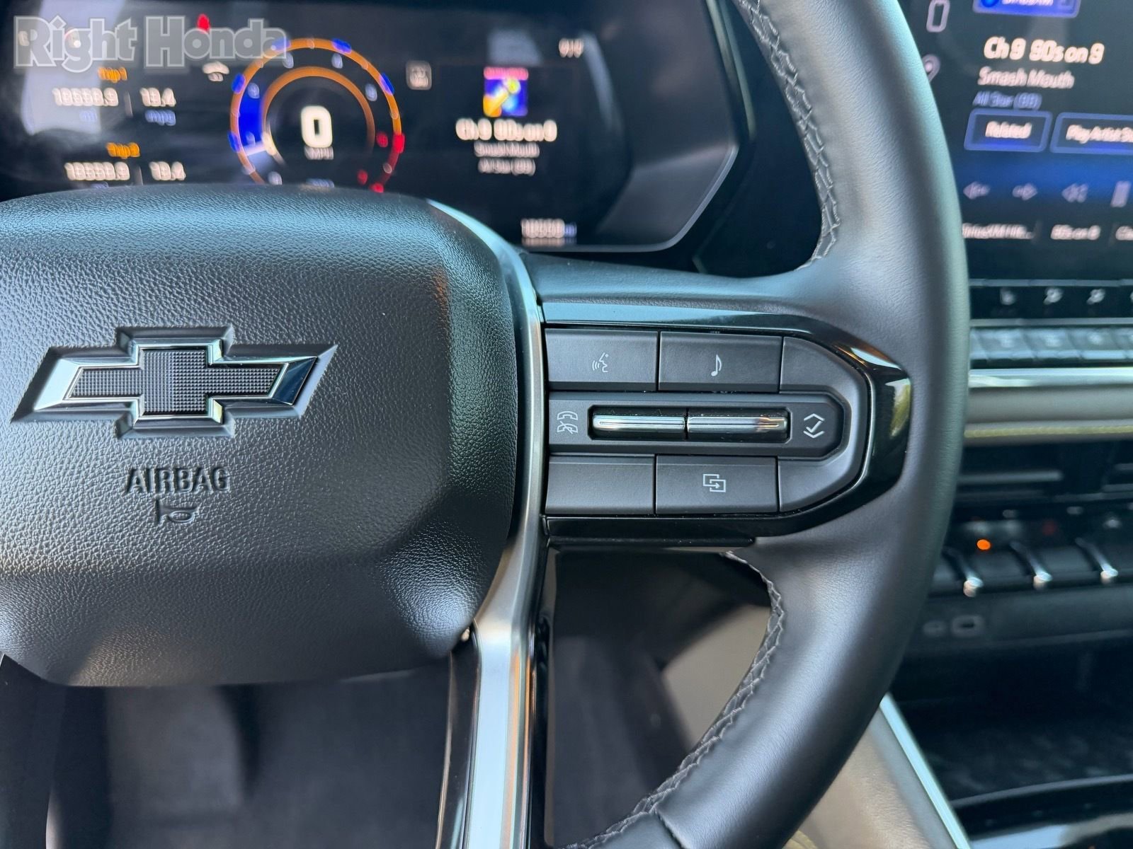 Used 2024 Chevrolet Colorado ZR2 w/ Technology Package AWD/4WD image 38
