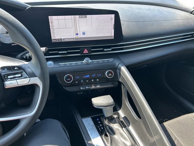 Used 2024 Hyundai Elantra SEL image 11