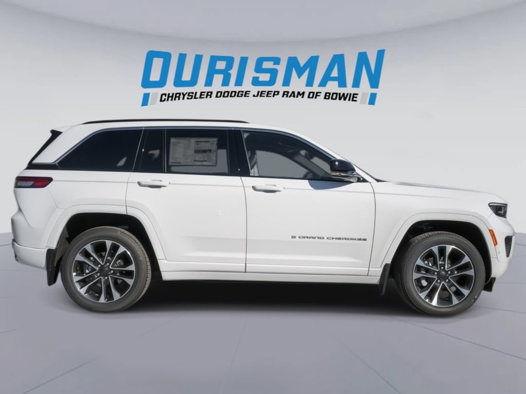New 2025 Jeep Grand Cherokee Overland w/ Luxury Tech Group IV AWD/4WD image 3