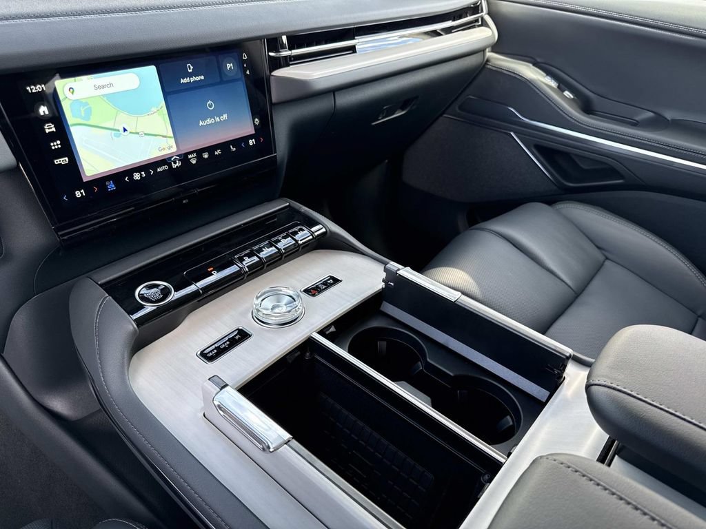 New 2026 Lincoln Navigator Reserve AWD/4WD image 28