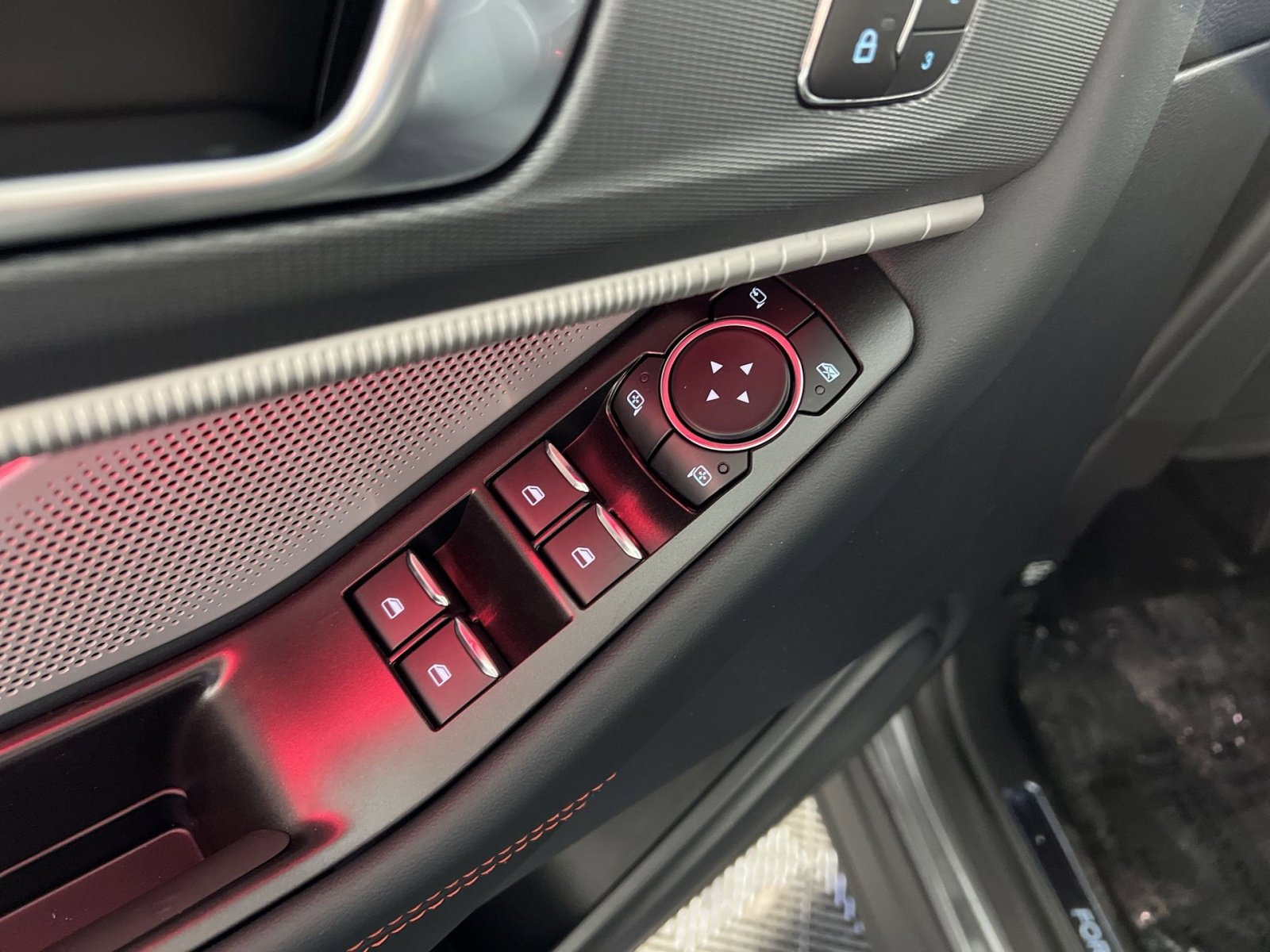 New 2026 Ford Explorer ST w/ Sun And Sound Package image 15