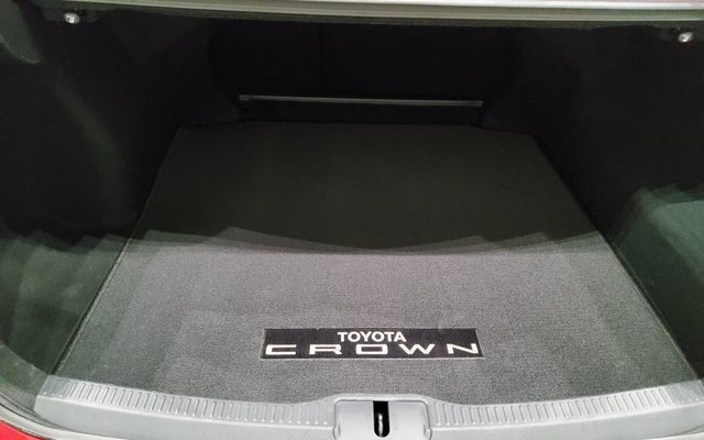 Used 2023 Toyota Crown Limited image 19
