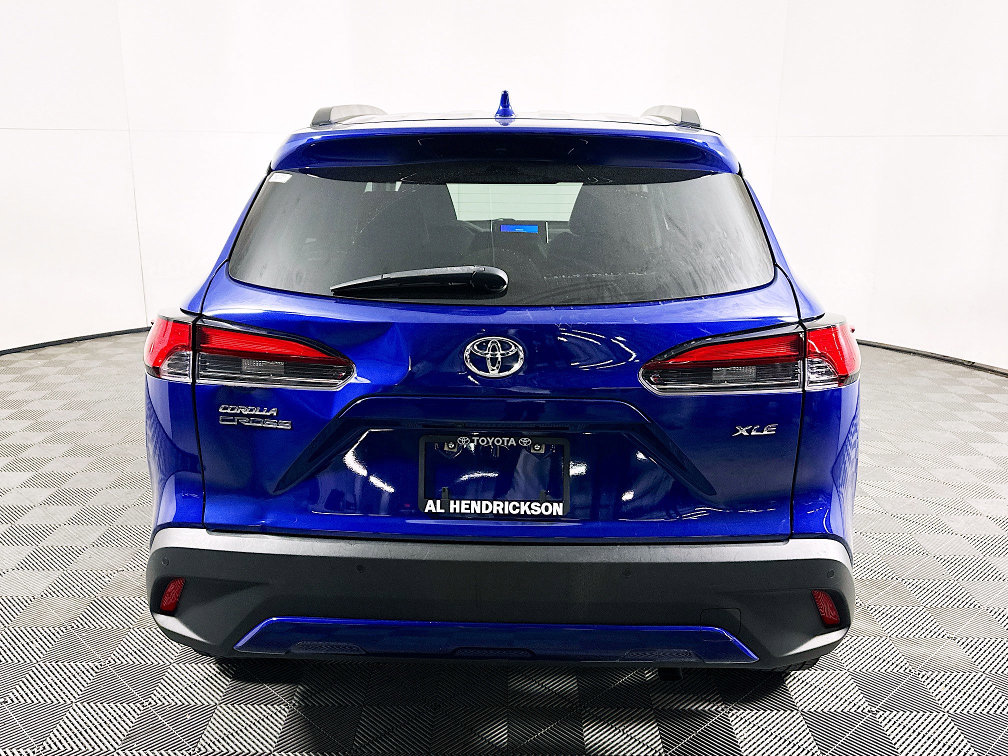 Used 2023 Toyota Corolla Cross XLE w/ Convenience Package image 4