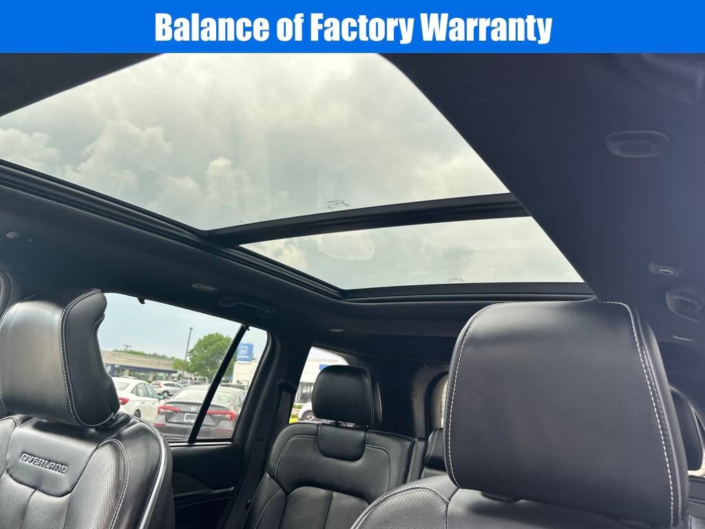 Used 2022 Jeep Grand Cherokee Overland w/ Luxury Tech Group IV image 18