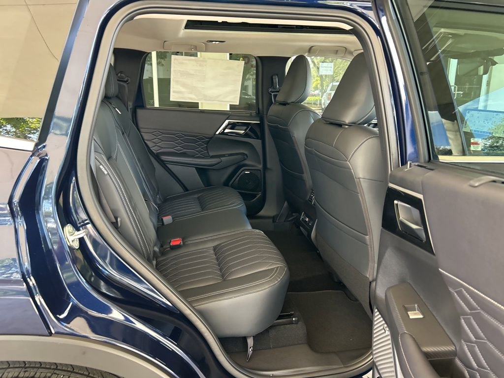 New 2025 Mitsubishi Outlander SEL image 26