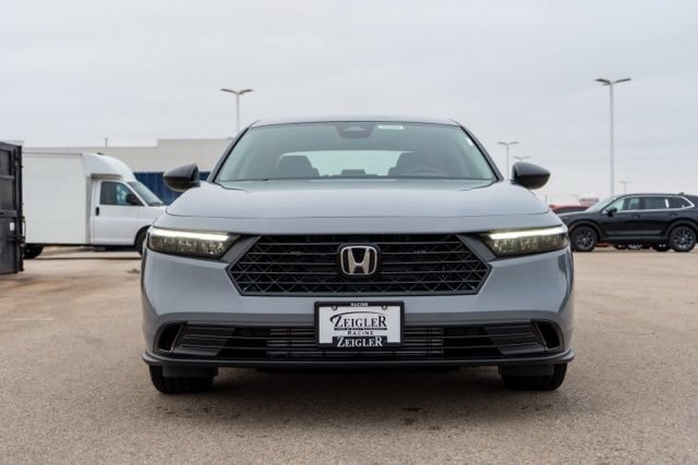Used 2025 Honda Accord SE image 2