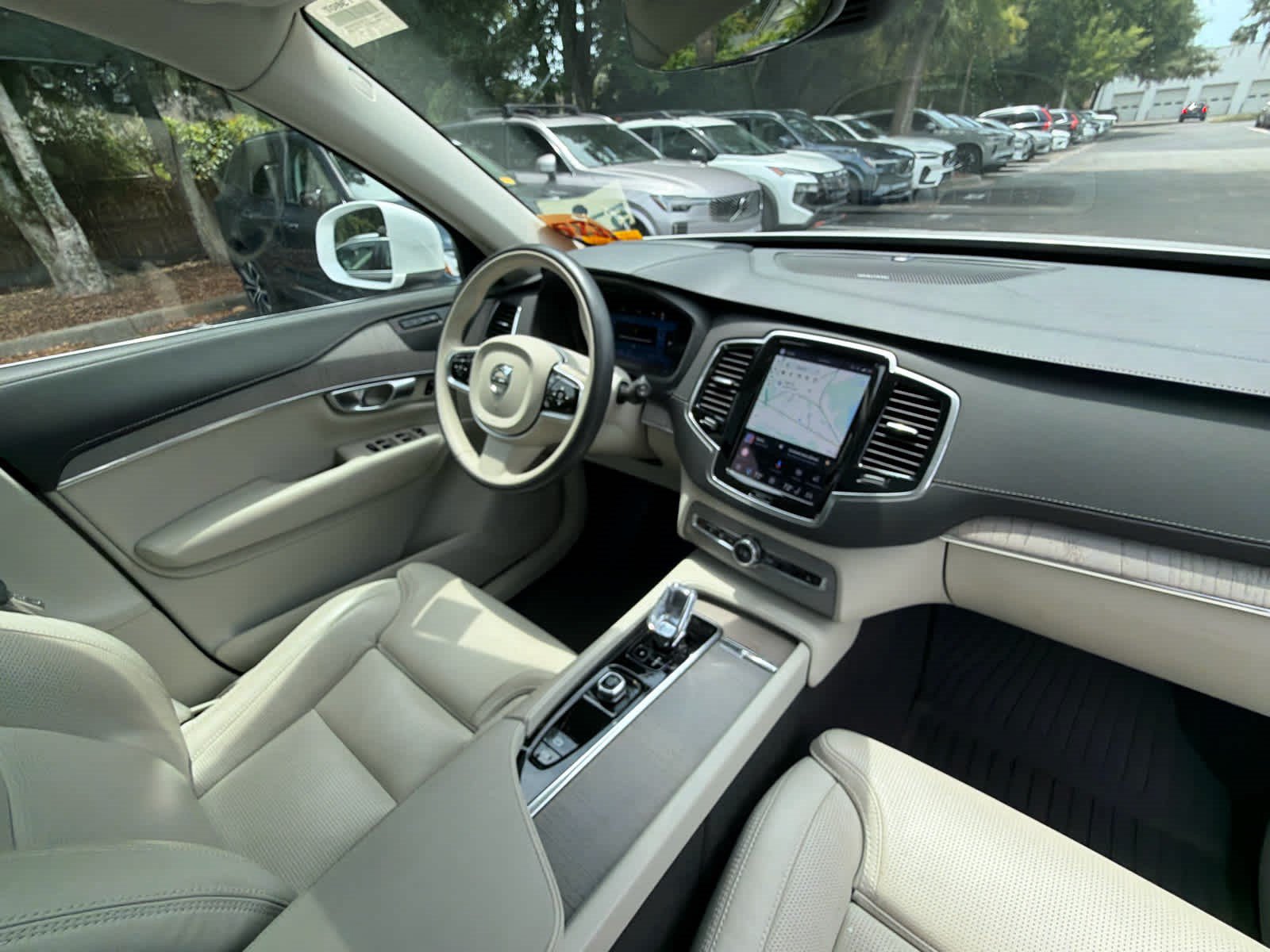 Used 2024 Volvo XC90 T8 Ultimate w/ Protection Package Premier AWD/4WD image 20
