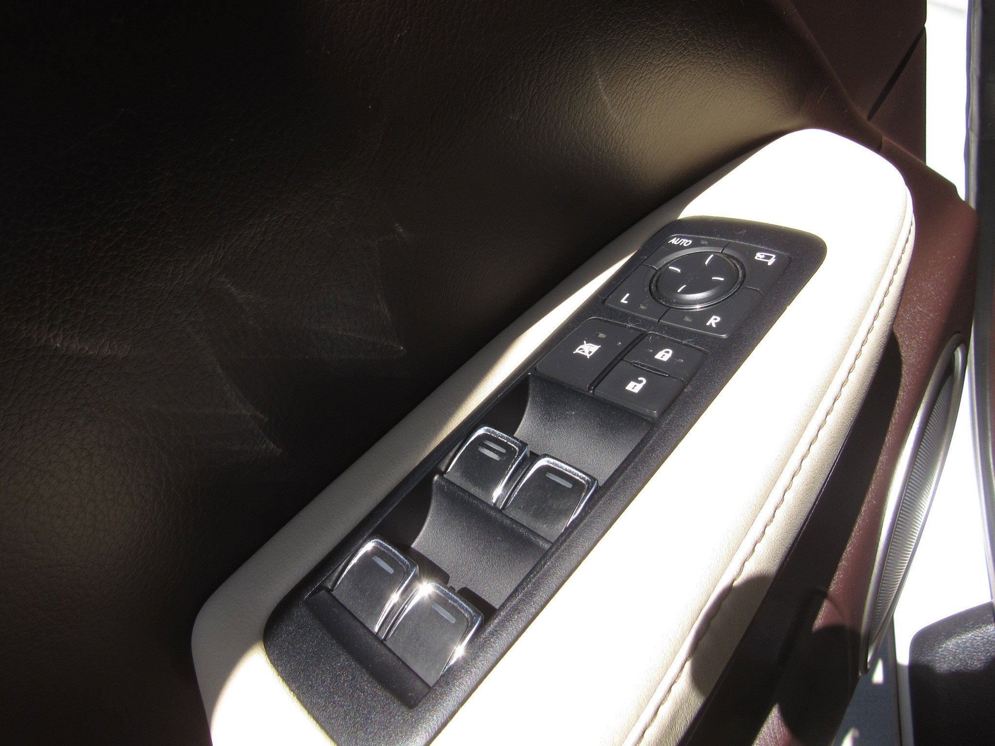 Used 2016 Lexus RX 350 FWD w/ Premium Package image 24