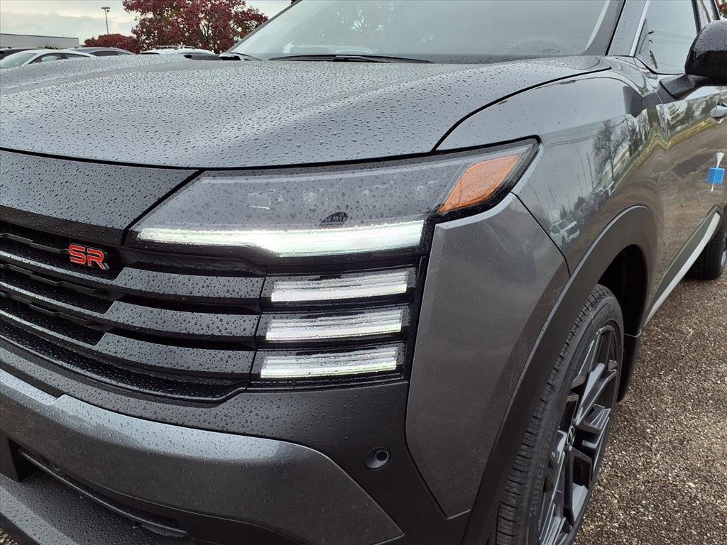 New 2026 Nissan Kicks SR w/ Cold Weather Package image 4