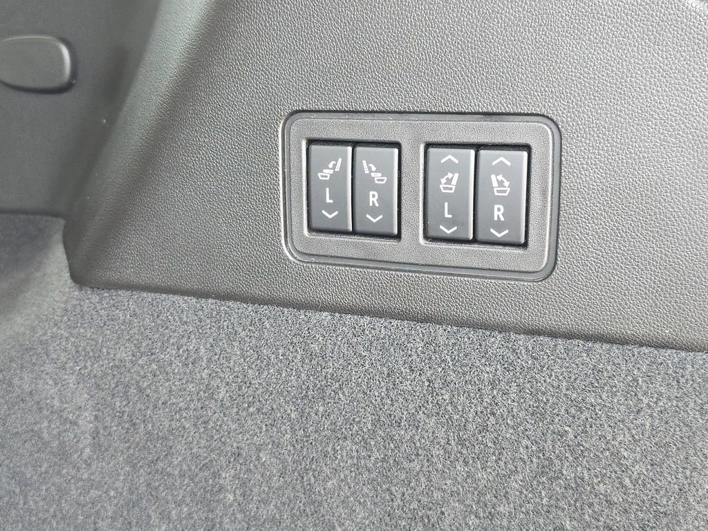 Used 2023 Cadillac XT6 Sport w/ Platinum Package AWD/4WD image 35