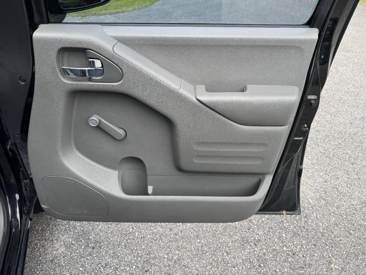 Used 2015 Nissan Frontier S AWD/4WD image 27