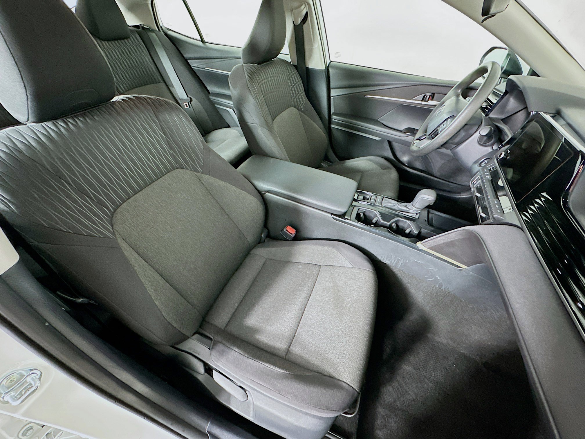 Used 2025 Toyota Camry LE image 31