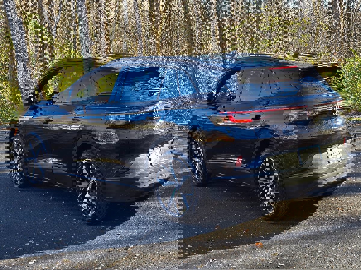 Used 2023 Volkswagen ID.4 Pro S image 4