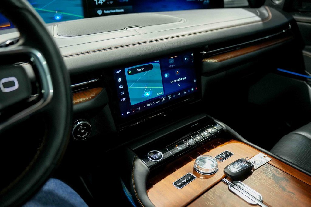 Used 2025 Lincoln Navigator Black Label image 41