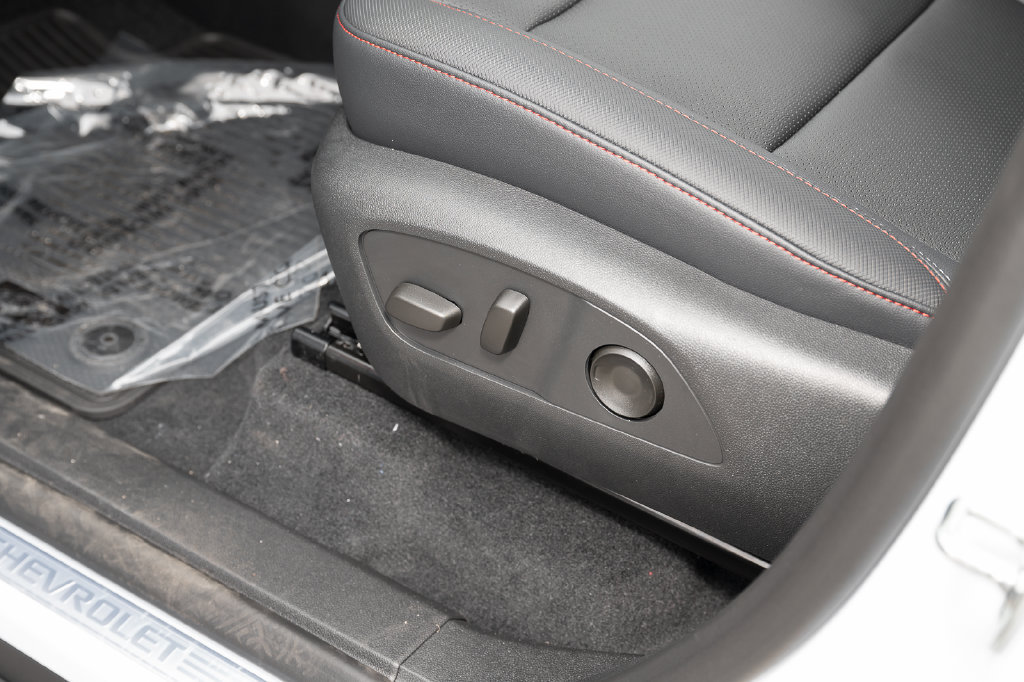 New 2026 Chevrolet Traverse Z71 w/ Enhanced Driving Package AWD/4WD image 16