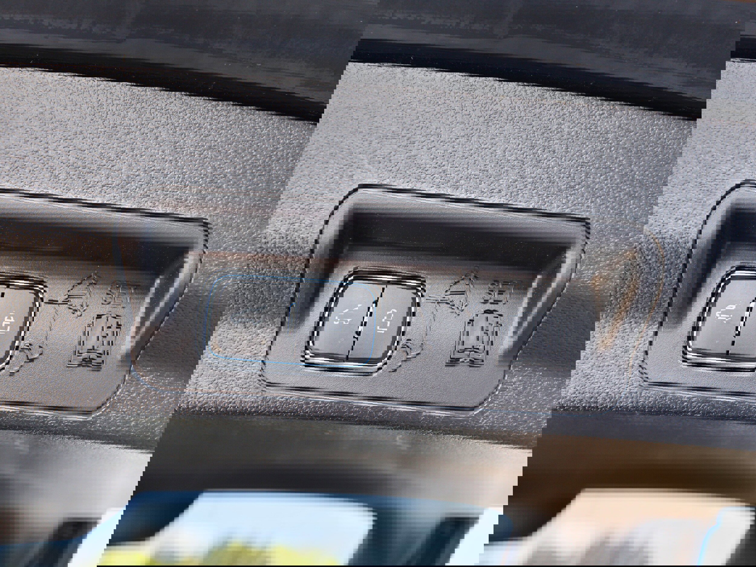 Used 2023 Ford Explorer XLT w/ Equipment Group 202A image 11