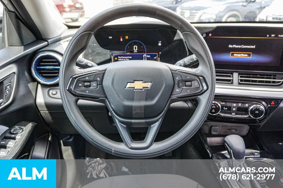 Used 2025 Chevrolet Trax LT FWD image 27
