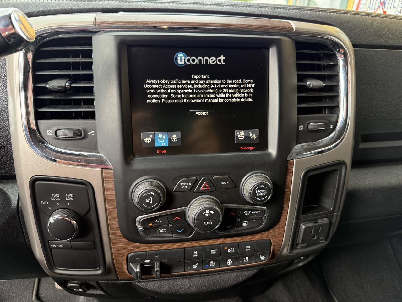 Used 2015 RAM 2500 Laramie AWD/4WD image 15
