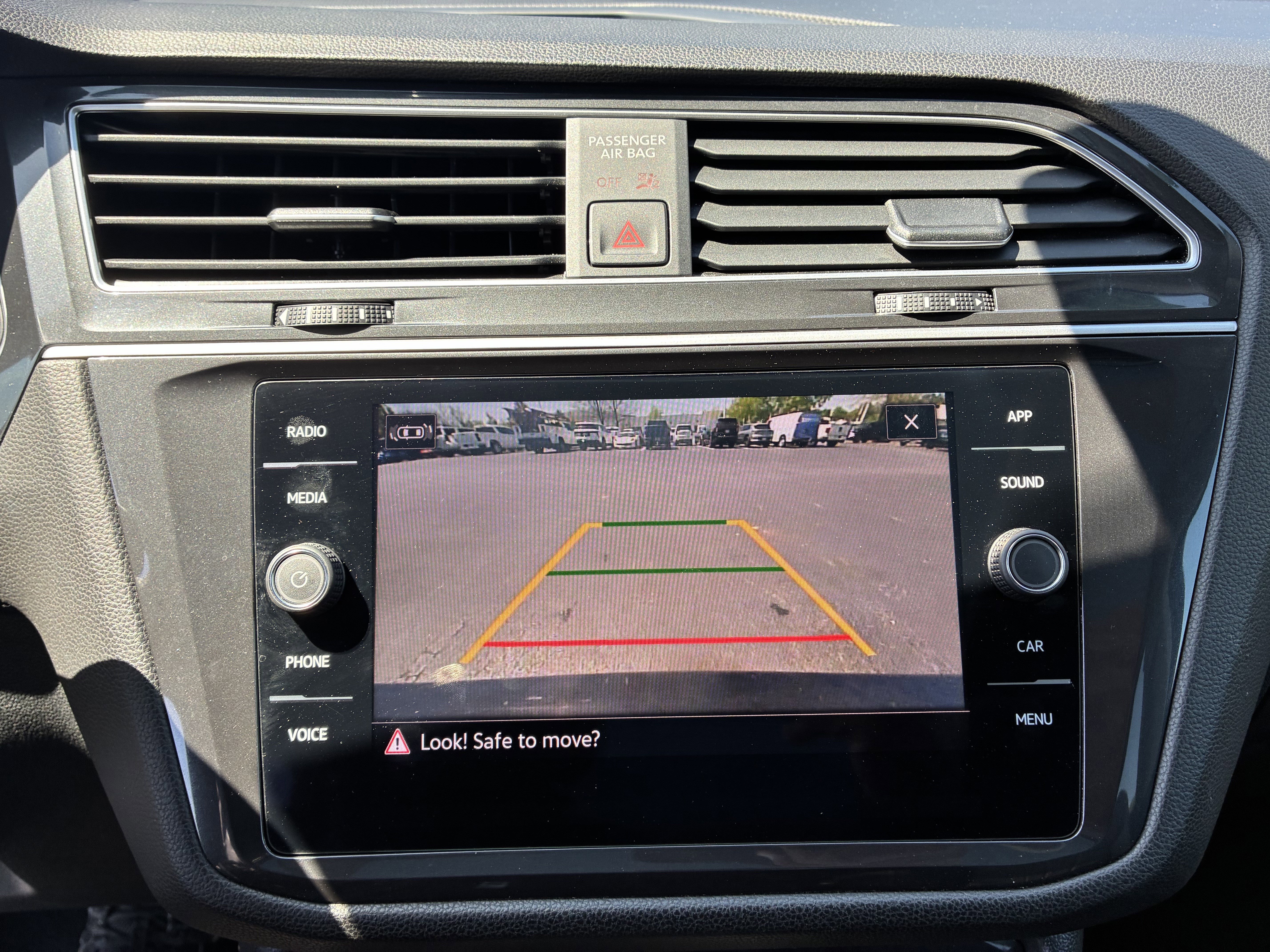 Used 2024 Volkswagen Tiguan SE FWD image 32
