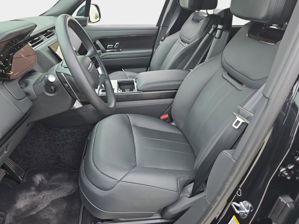 New 2025 Land Rover Range Rover SV AWD/4WD image 16