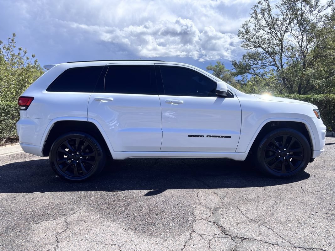 Used 2018 Jeep Grand Cherokee Altitude AWD/4WD image 6
