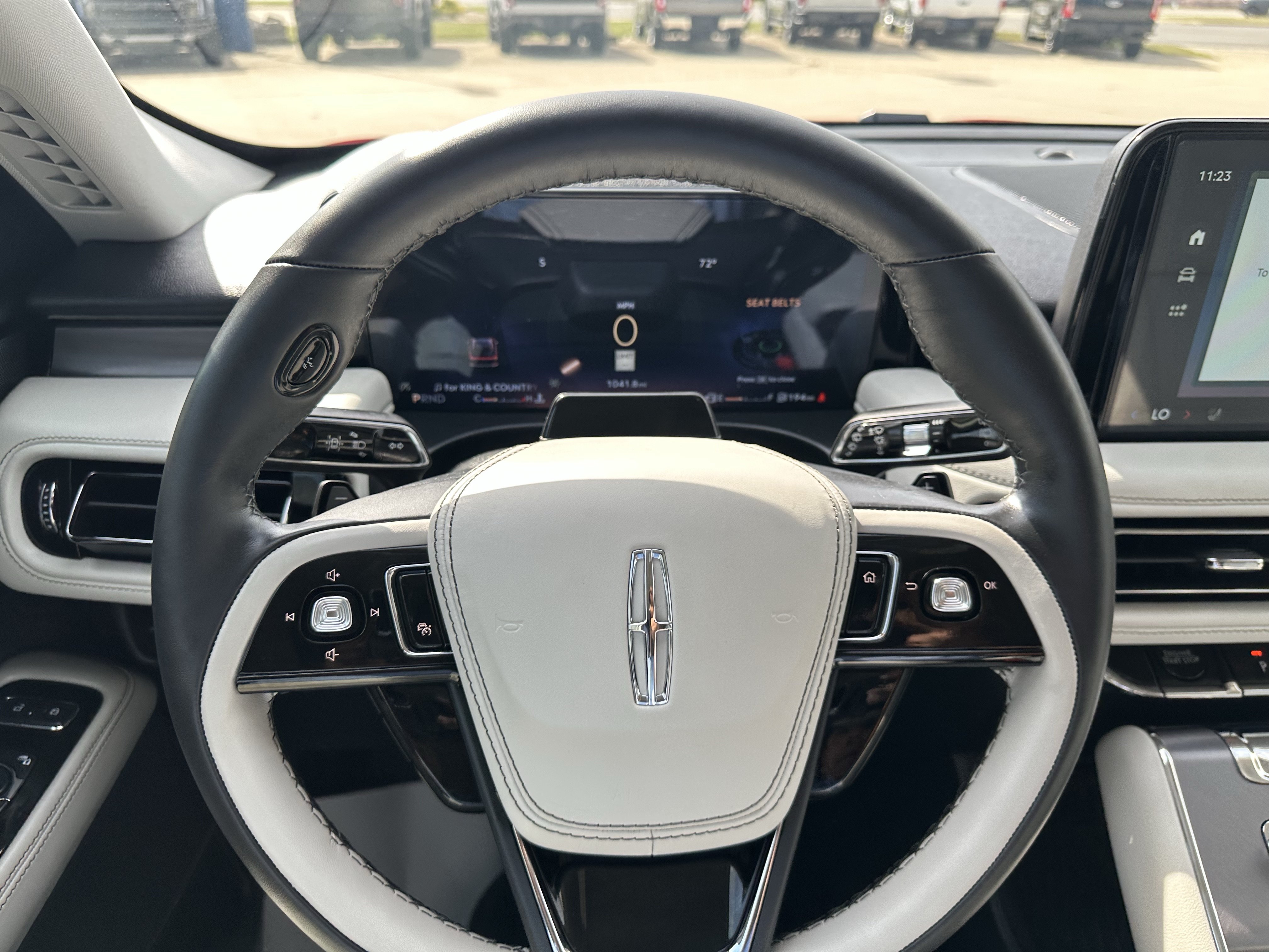 Used 2026 Lincoln Aviator 2WD image 16