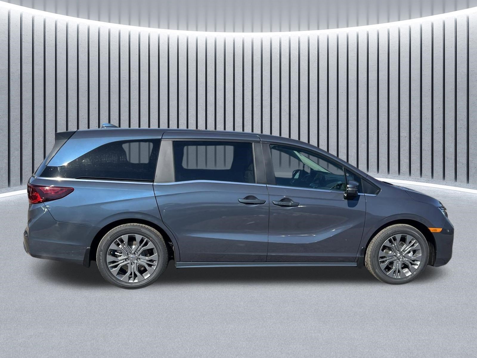 New 2026 Honda Odyssey Touring image 2