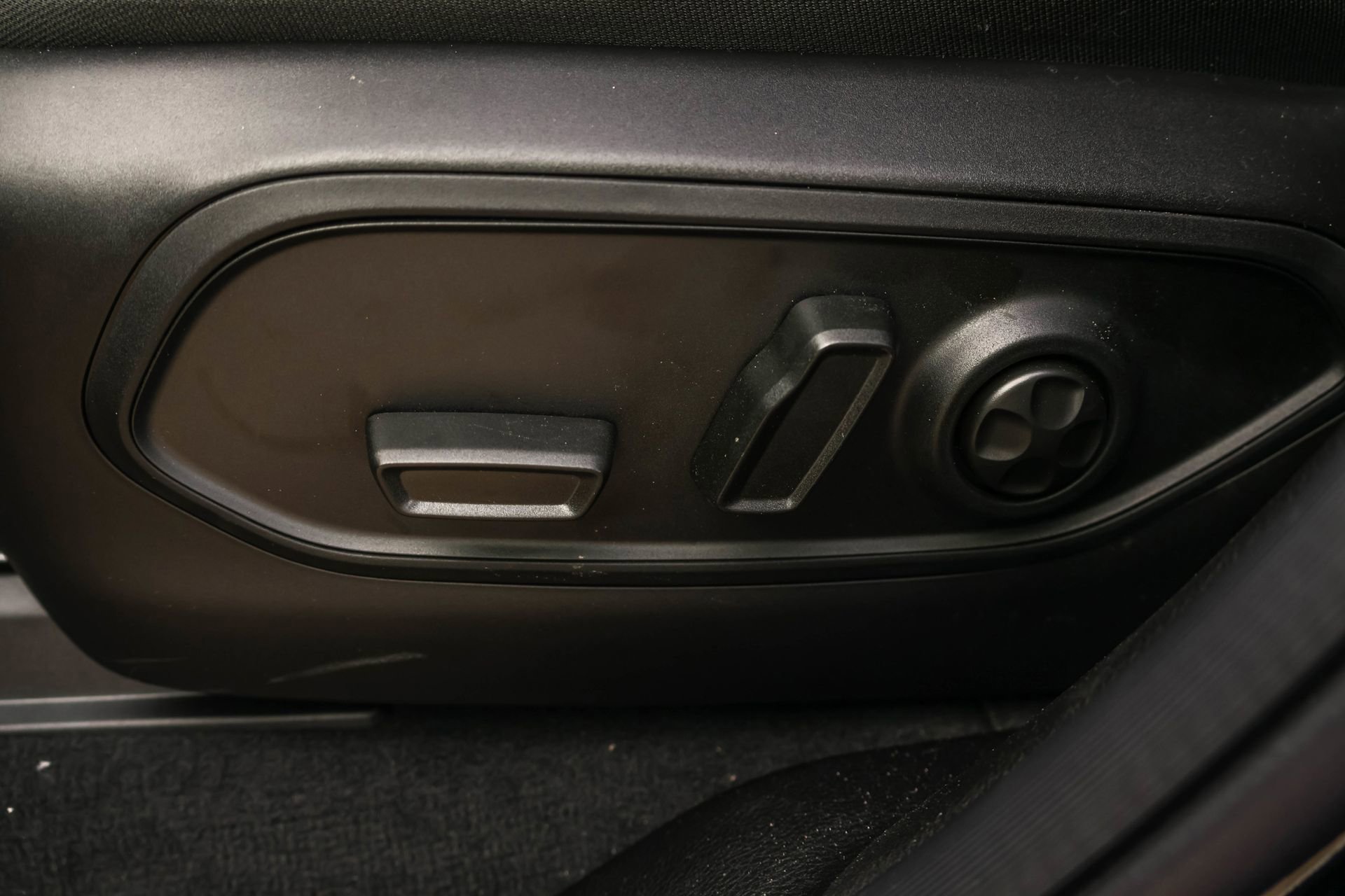 New 2026 Jeep Grand Cherokee Limited w/ Limited Altitude Package image 6