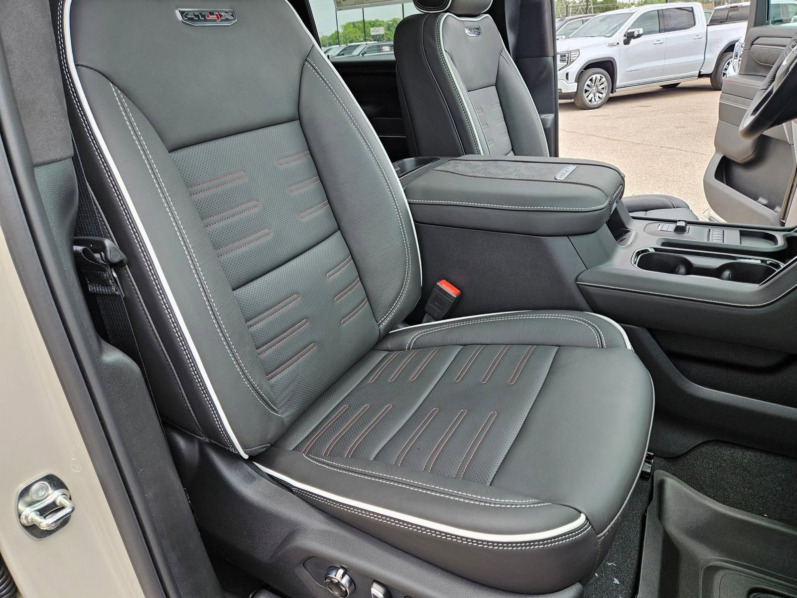 New 2026 GMC Sierra 2500 AT4X AWD/4WD image 29