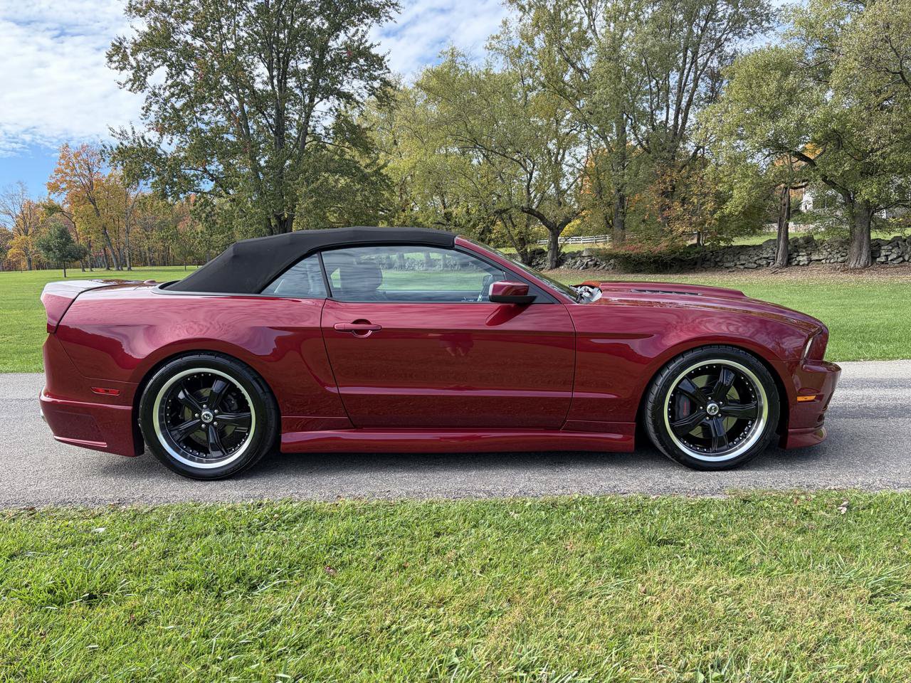 Used 2014 Ford Mustang GT Premium w/ Brembo Brake Package RWD image 12