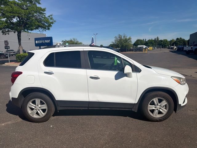 Used 2017 Chevrolet Trax LT w/ LT Convenience Package FWD image 8