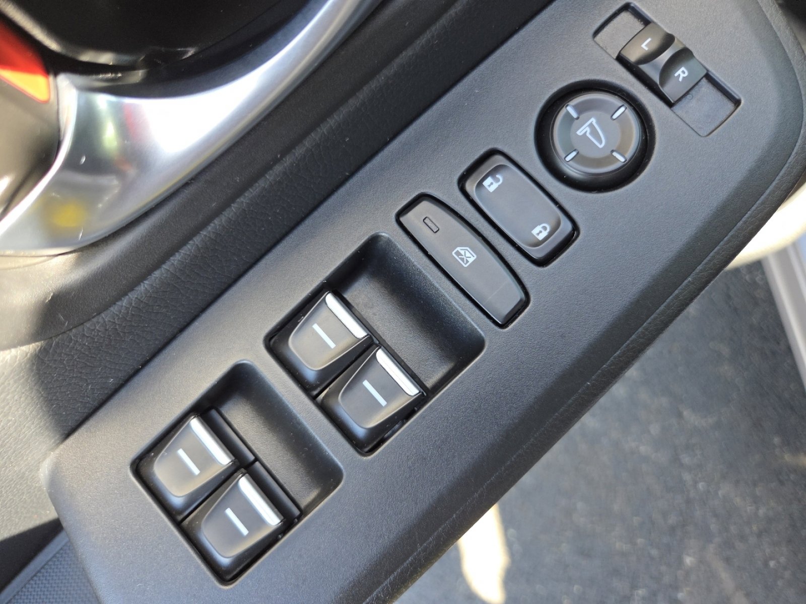 Certified 2025 Honda Pilot Sport image 30