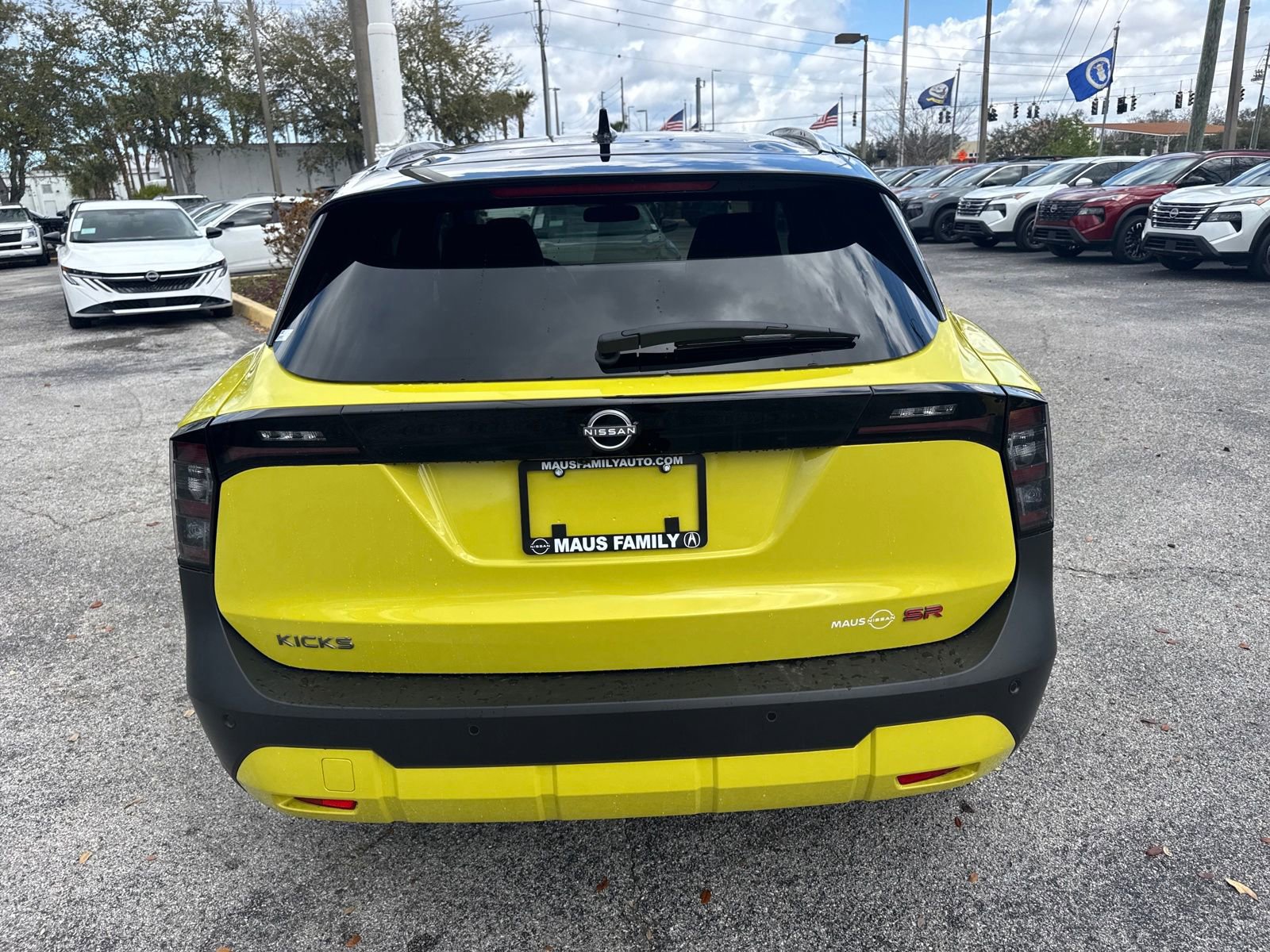 New 2026 Nissan Kicks SR w/ SR Premium Package FWD image 7