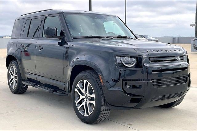 New 2026 Land Rover Defender 110 X-Dynamic SE image 2