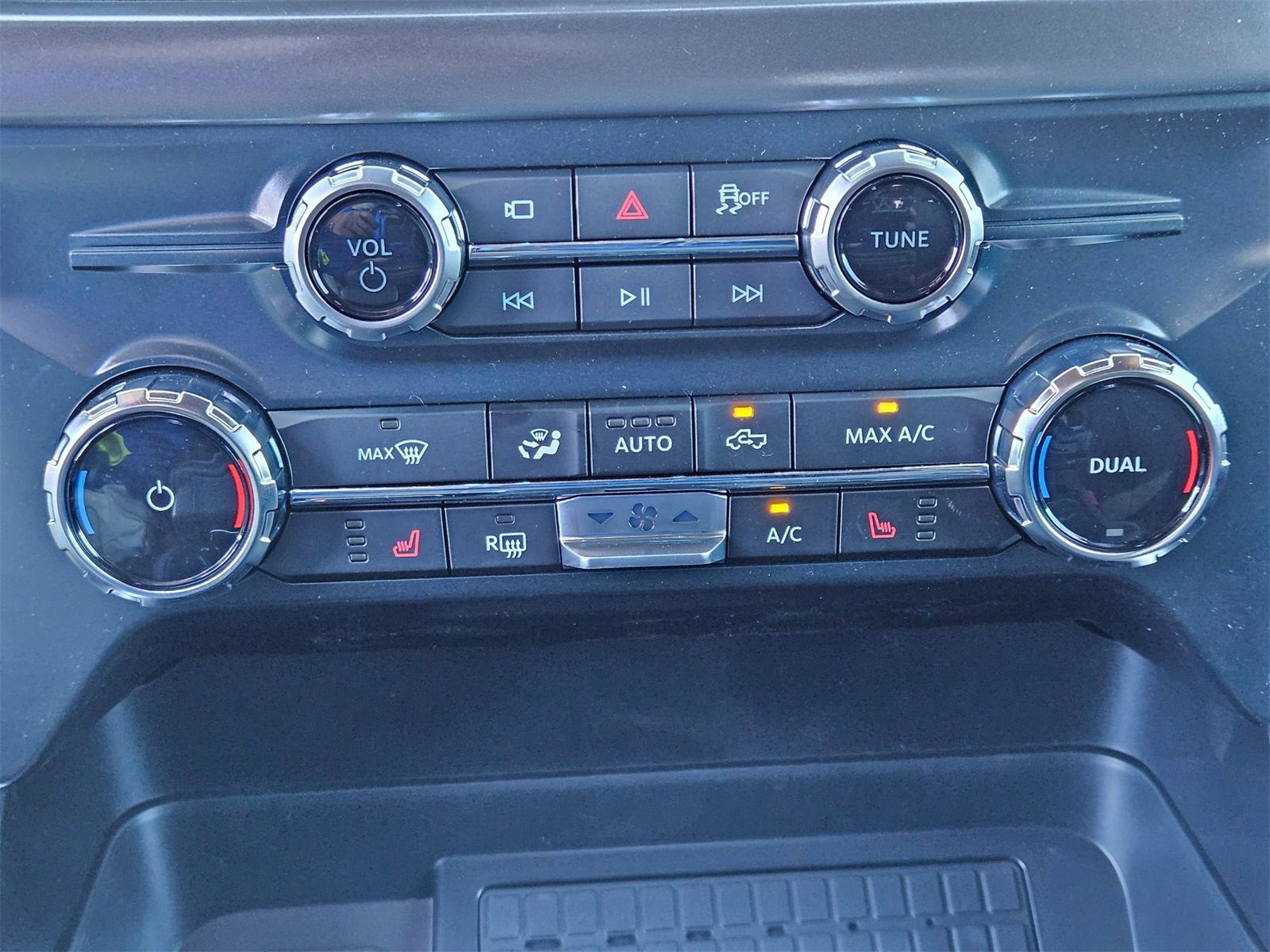 New 2025 Ford F150 XLT w/ Equipment Group 302A MID image 19