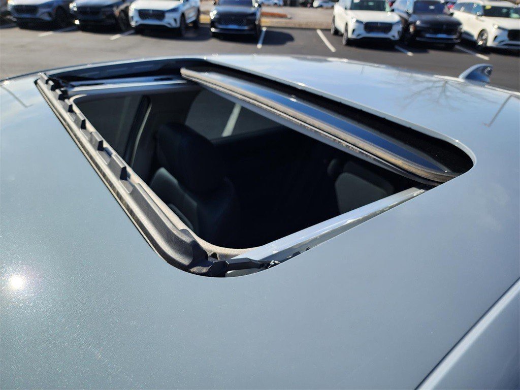 Used 2023 Honda Civic Touring image 4