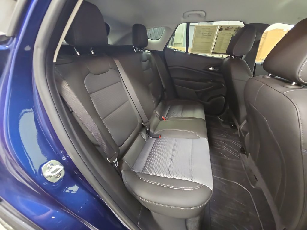 Certified 2024 Chevrolet Trax LT w/ Driver Confidence Package FWD image 35